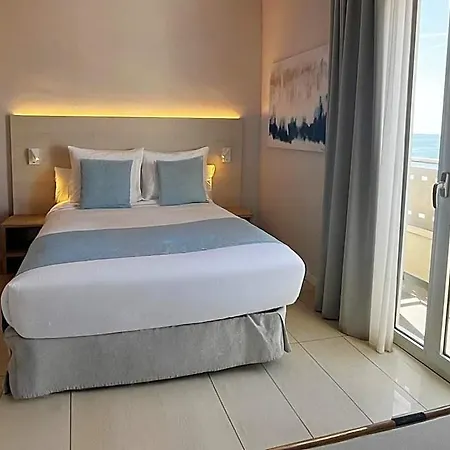 酒店 Excelsior 滨海略雷特
